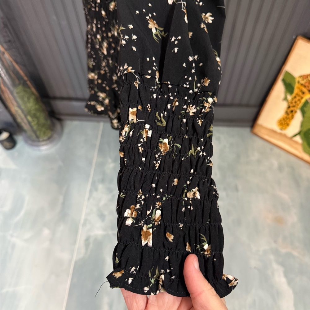 We’re All Pretty Girls Floral Smocked Sweetheart Neck Puff Sleeve Dress Sz S💚🍄 - Picture 5 of 11
